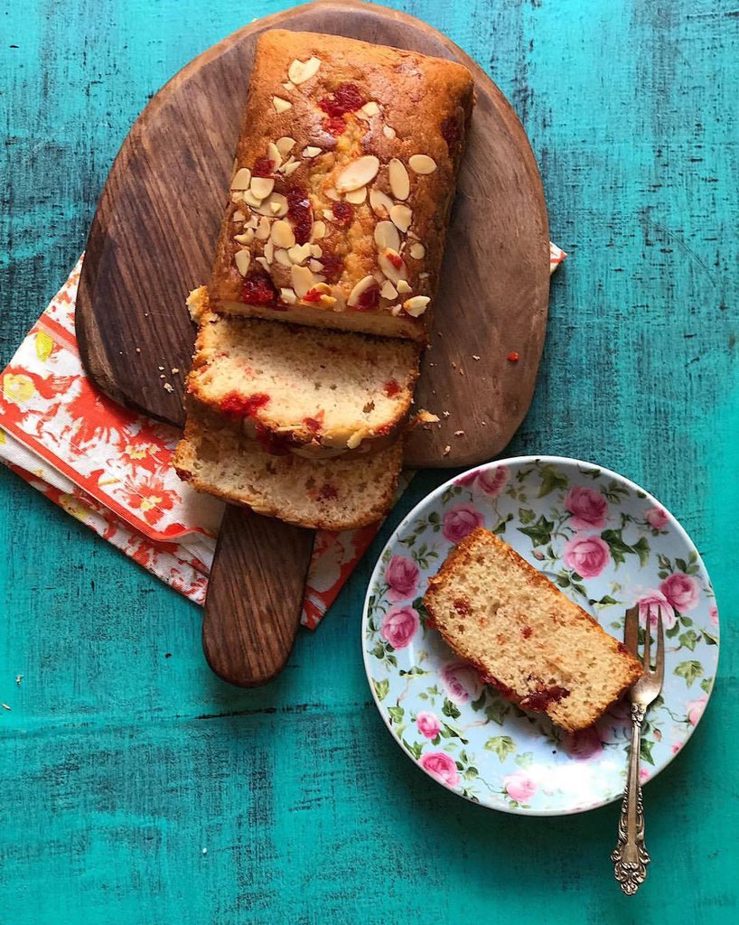monikamanchanda's tweet photo. Good morning. Raise your hands if you want cake for breakfast today 🙋🏽♀️🙋🏽♀️🙋🏽♀️
#sinamon #sinamonkitchen
Recipe here : https://t.co/qiBlzyQ5zJ https://t.co/BcjWnwBWLF