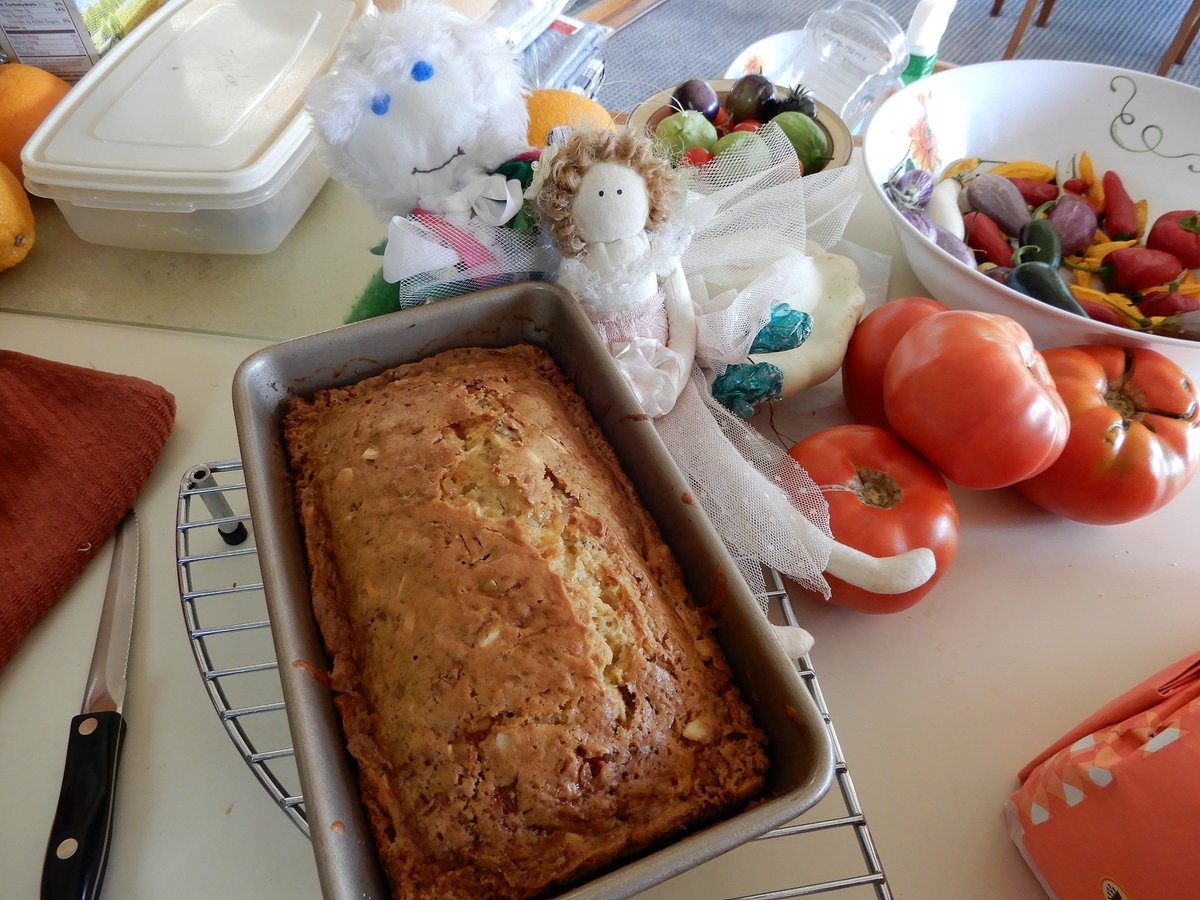 TheTickleFox's tweet photo. I also made this #SummerSquash #Bread with #CrystallizedGinger and #Almonds. An easy #QuickBread . A good way to use up any of the squash backlog. (My pattypan and poolball squash plants have all died, but I'm still getting a few from the CSA Shares #Vegan #Baking #GentlemanDoll https://t.co/Nvnn0aby2B