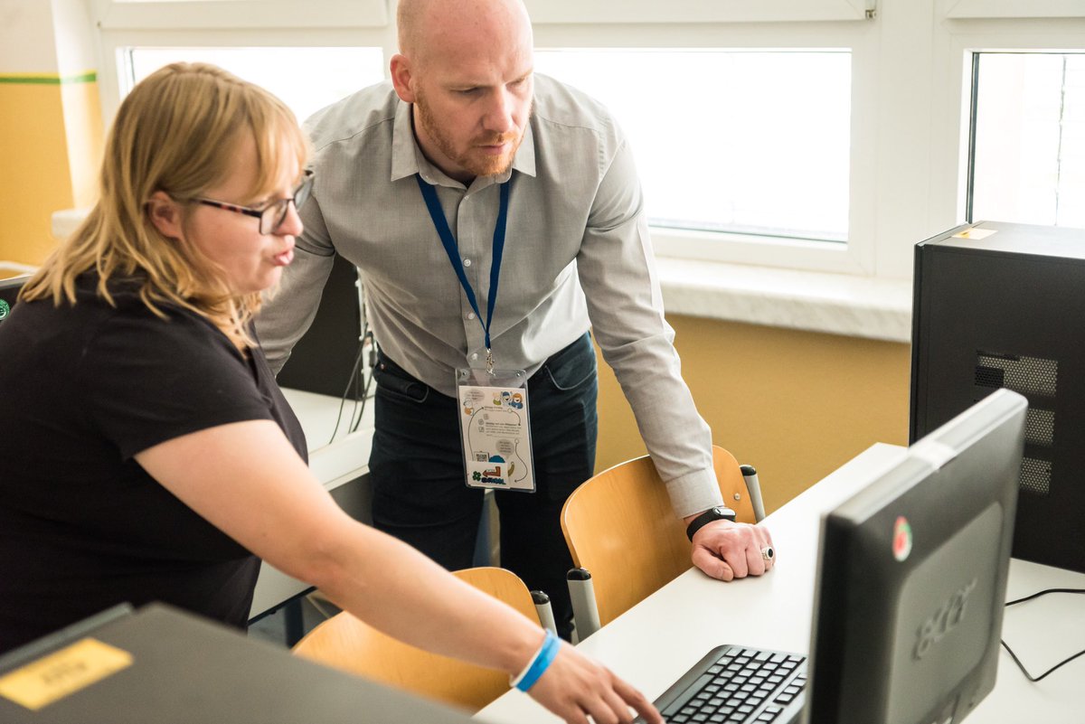 Ein vollständiges #opensource System installiert in <1Min und alles funktioniert sofort #opinsys keine fehlenden Treiber, keine unendlichen Updates. #Digitalisierung kann einfach sein. Ausgelegt auf den Einsatz gebrauchter Endgeräte, ökologisch und nachhaltig #enterschool