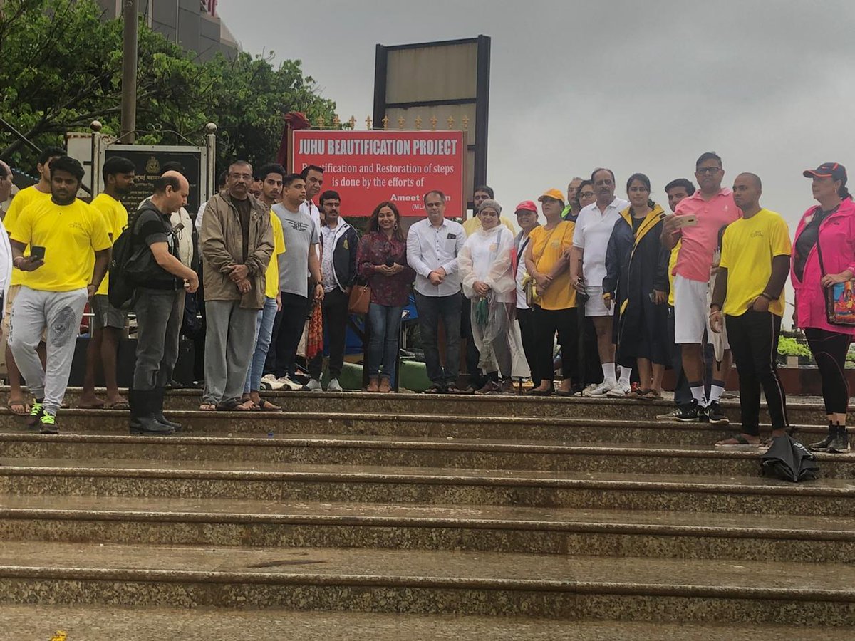 AmeetSatam's tweet photo. Inaugurated the new Juhu Beach Steps made from my MLA funds from where thousands of people enter the beach everyday! https://t.co/ZbhLtBbguA