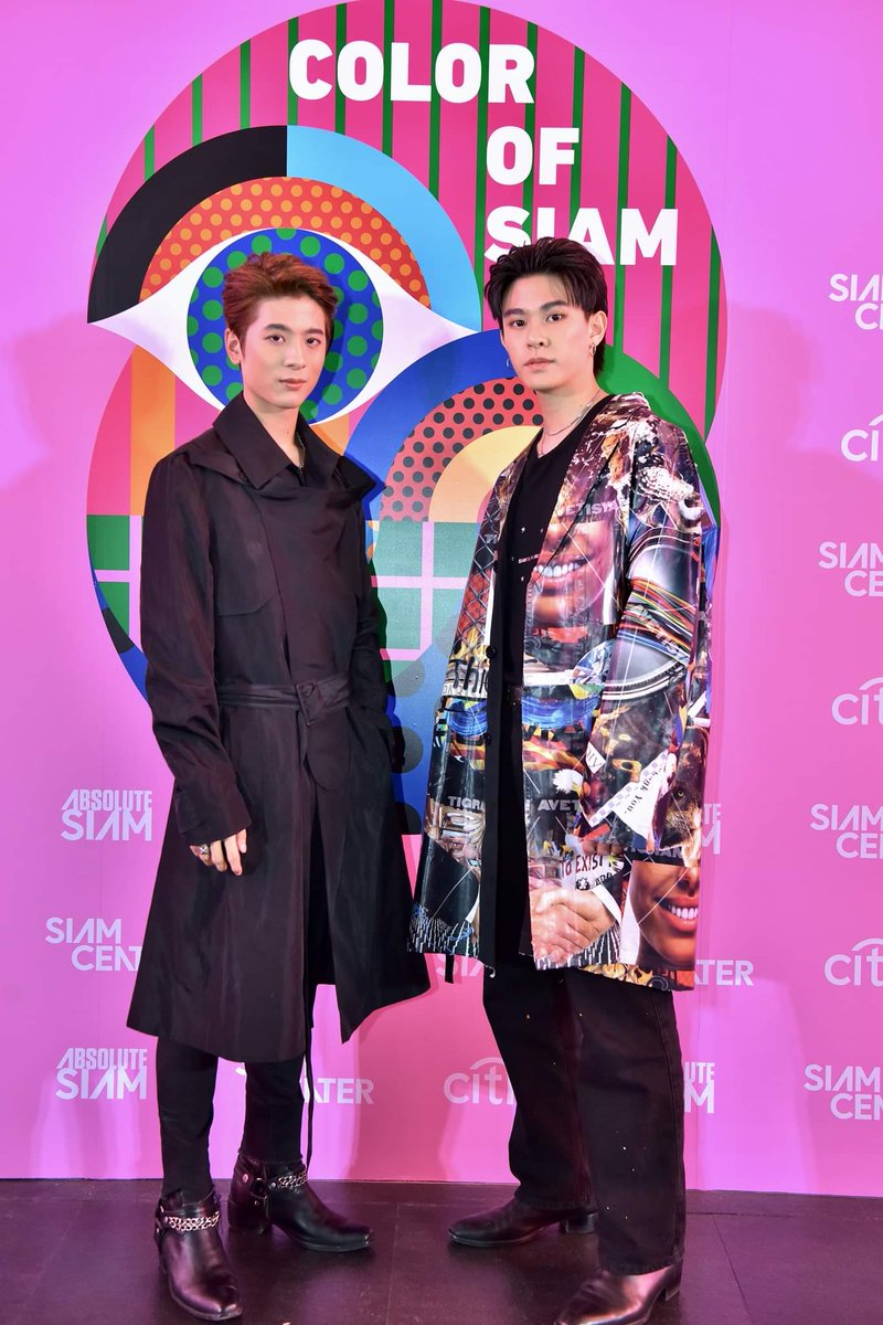 OneSiamOfficial's tweet photo. Color Of Siam สีสันและพลัง Art ที่ลอยทั่วสยาม กับงานศิลปะระดับโลก การจัดแสดงผลงานอินสตอลเลชั่นระดับโลกของ CRAIG &amp; KARL วันที่ 10 ก.ย 62 - 5 ม.ค. 63 เอเทรี่ยม 2 ชั้น G สยามเซ็นเตอร์

#ONESIAM #SiamCenter  #colorofsiam #craigandkarl #JackieJackrin #PorscheSivakorn https://t.co/Za5fhW6172
