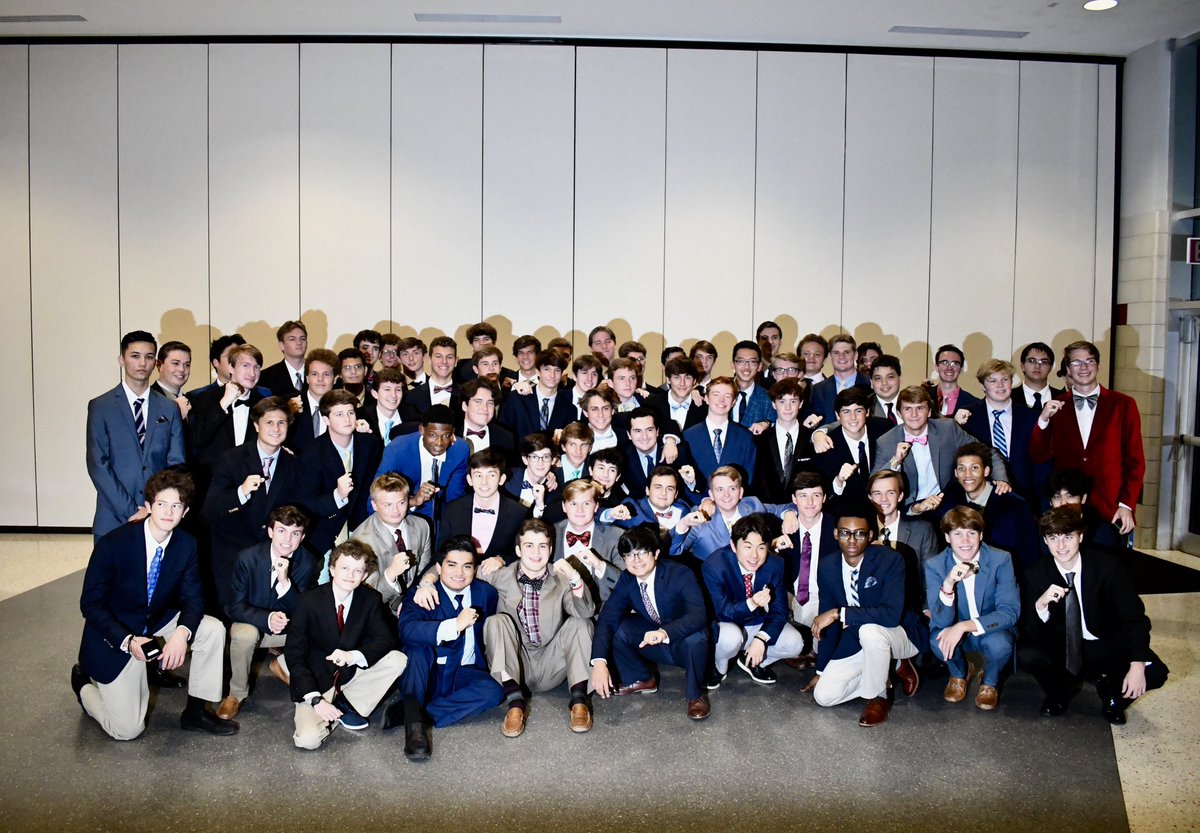 StanislausRocks's tweet photo. 166 years of tradition continued tonight with the 2019 Senior Ring Mass and reception. Congratulations, seniors! Let the countdown to graduation begin. #SSC #Classof2020 #GoRocksGo https://t.co/a7CoJMhFXm