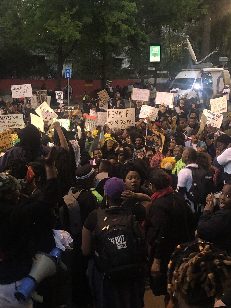 FahmidaMiller's tweet image. At the Johannesburg Stock Exchange in the city’s economic hub.  #ShutDownSandton has begun. Protestors want corporate South Africa to take a stand against gender based violence- organizers want government to act against what they are calling a national crisis #SouthAfrica