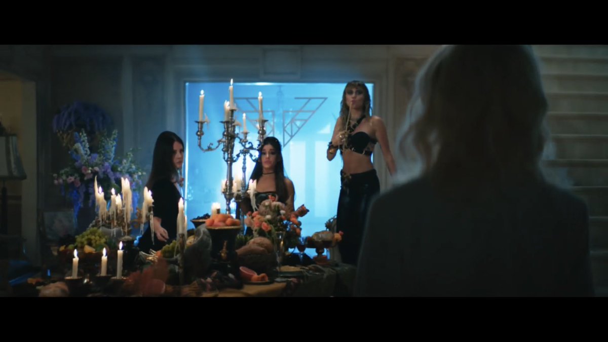 KorynElizabeth's tweet photo. Fuckkk . ♥️👑 #DontCallmeAngel @ArianaGrande @MileyCyrus @LanaDelRey https://t.co/R4lmK3RpHc