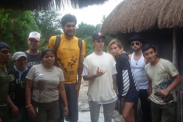 January 5, 2016: Hailey and Justin with fans in Mexico.