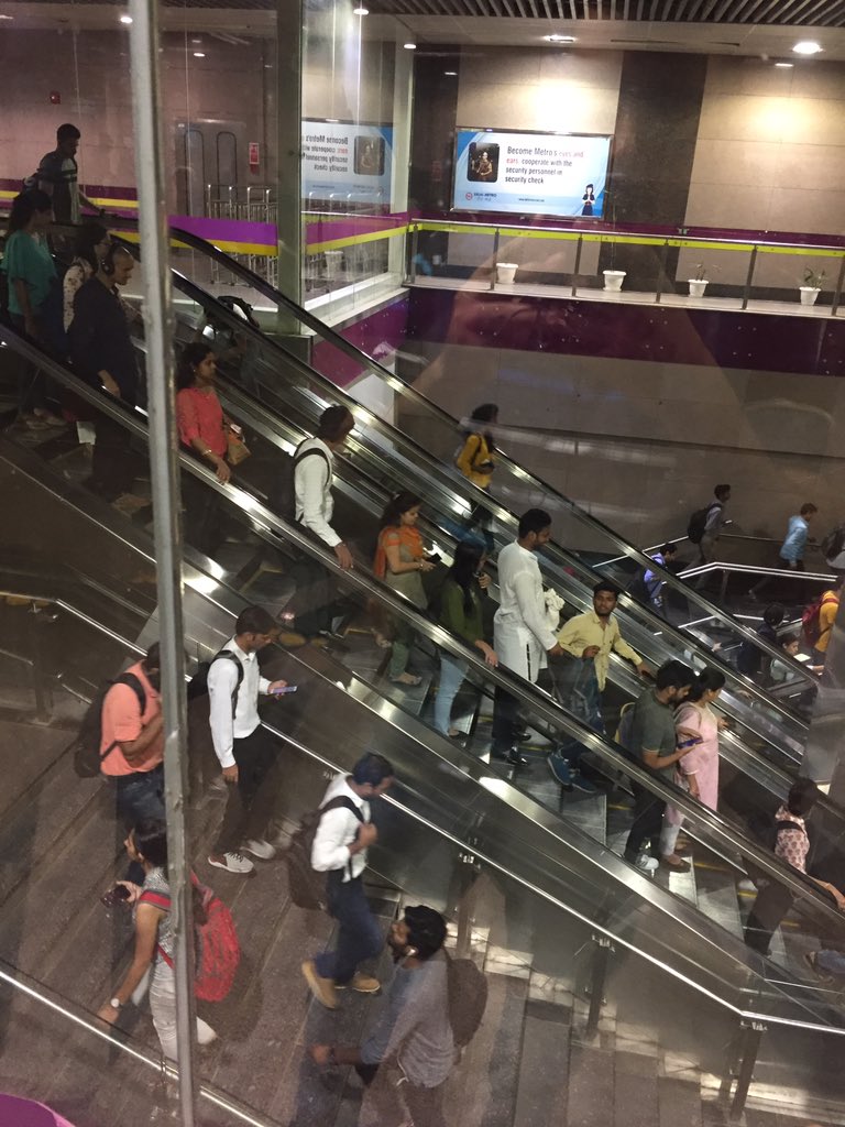 shubham26m's tweet photo. Because all dual escalators on the same platform change which goes only down..[2/2] https://t.co/lg4EX3ABAV