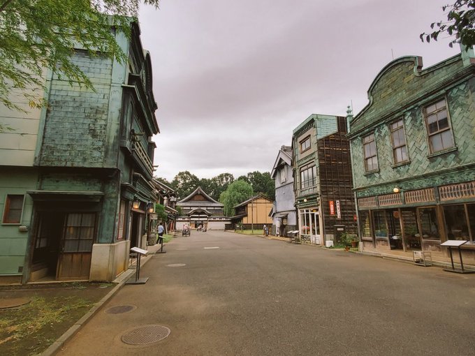 江戸東京たてもの園にきた レトロな町並みや建物が多くて凄く楽しい アヒルのイラスト