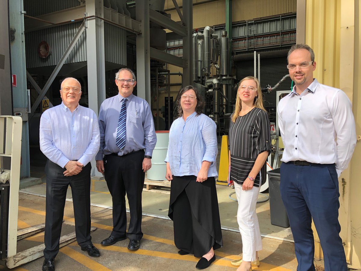 This week, Executive Director, Alan Broadfoot hosted Australia’s Ambassador to Indonesia, Gary Quinlan. The Ambassador observed NIER’s demonstration scale research underway in areas including next generation resources, clean energy technologies and environmental remediation.