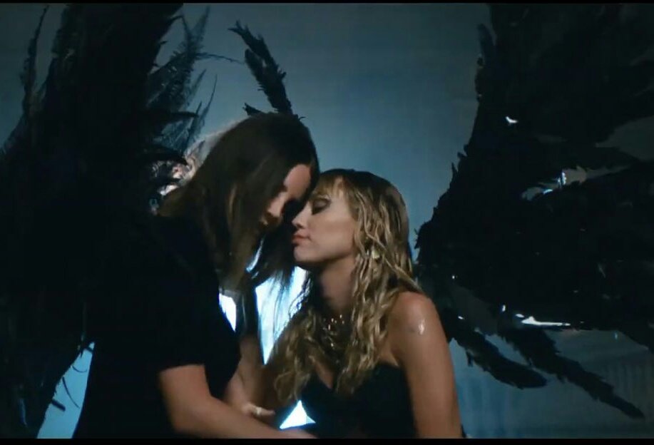 GRANDEF4NCY's tweet photo. QUEDÉ LOCA
#DontCallmeAngel https://t.co/kvCAWmnvZi