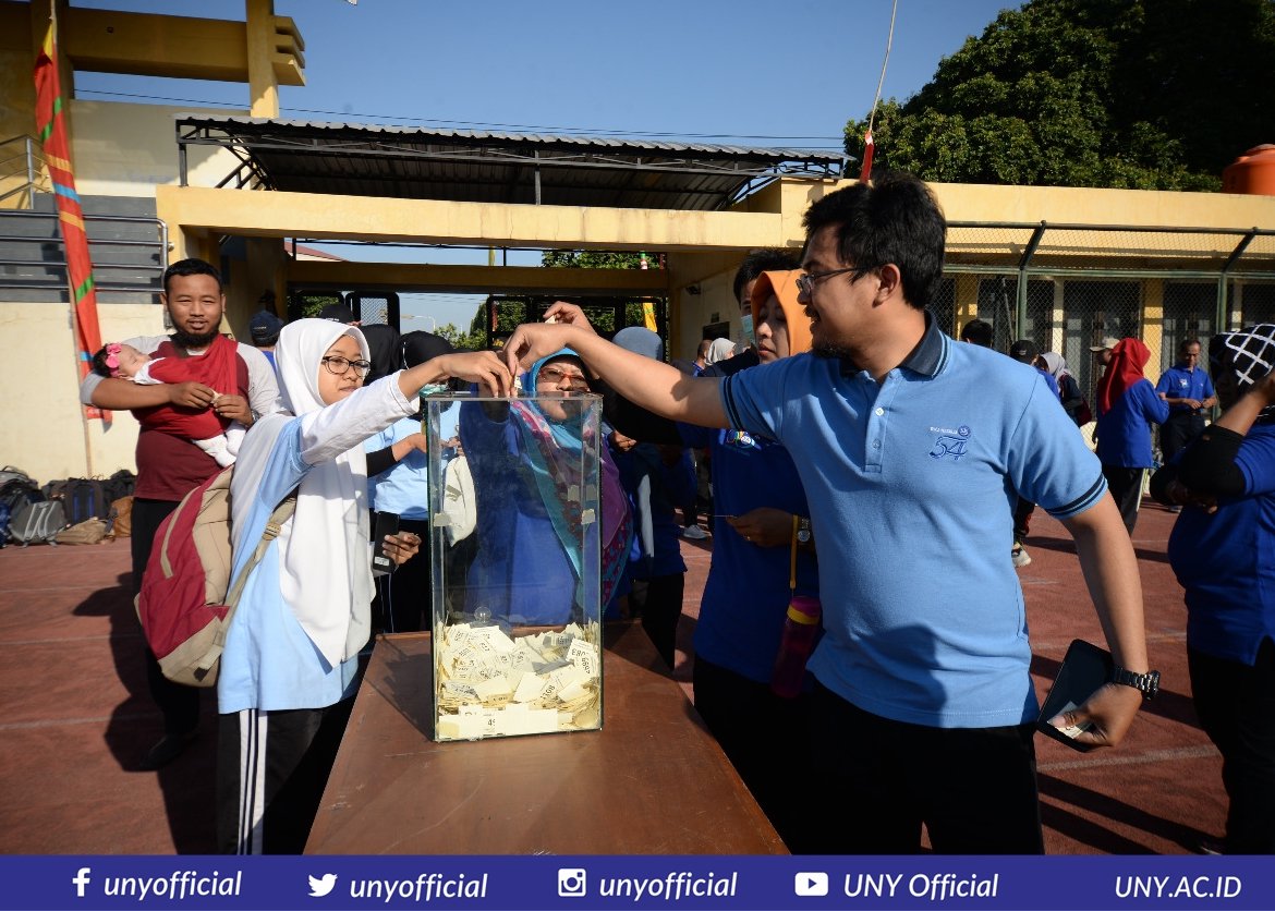 Senam Bersama Dalam Rangka Peringatan Hari Olahraga Nasional XXXVI 2019⁣
⁣
Siapa tadi yang dapat door prize?