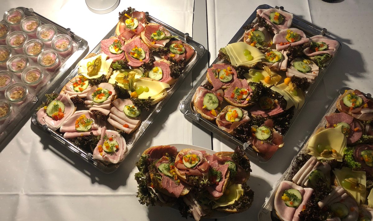 time2market_de's tweet photo. Frühstück ist fertig! #CodeRush19 #Agile #Hackathon #Hannover https://t.co/huhW6RHWop