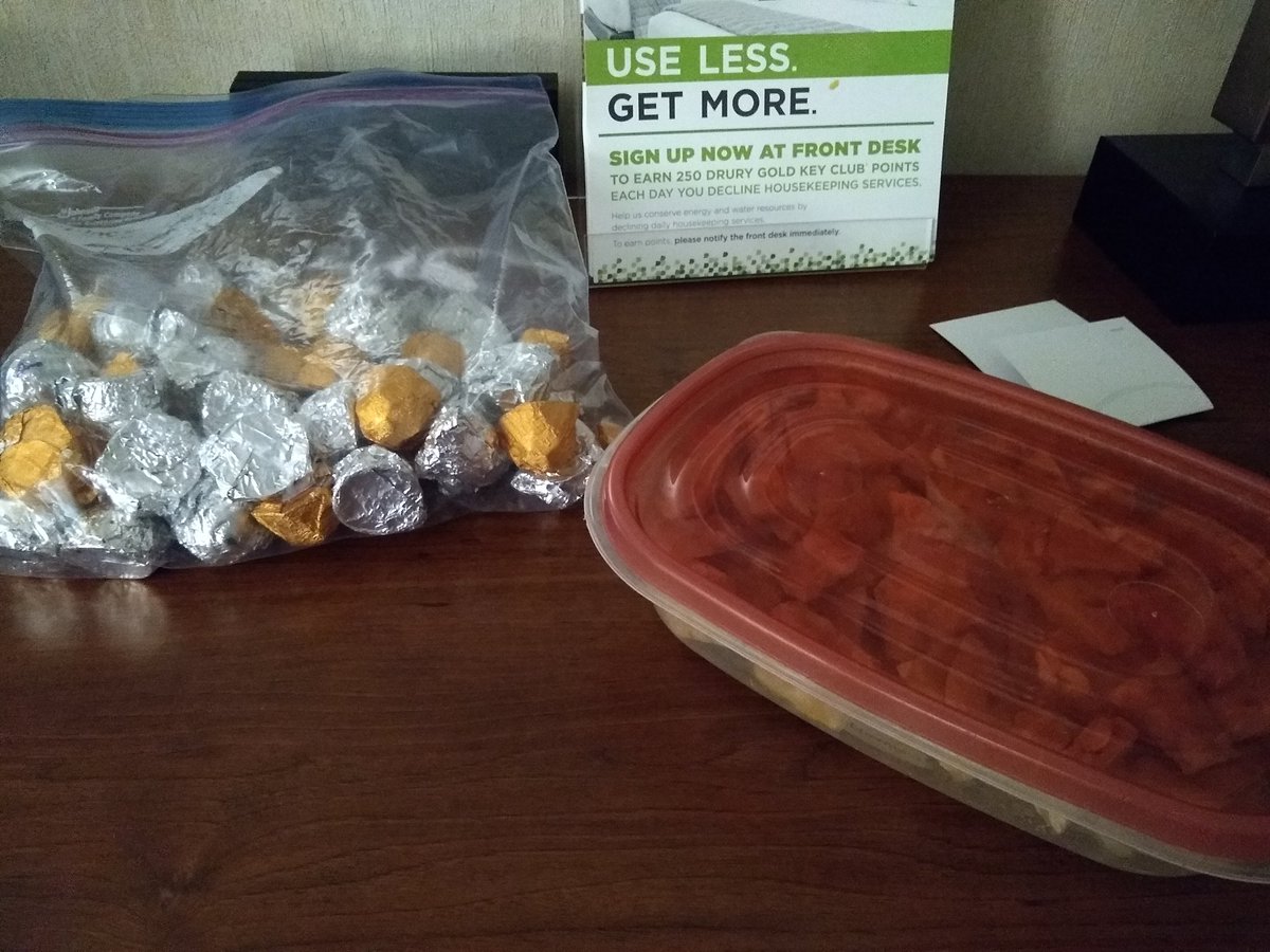 hillelogram's tweet image. Chocolate for #strangeloop