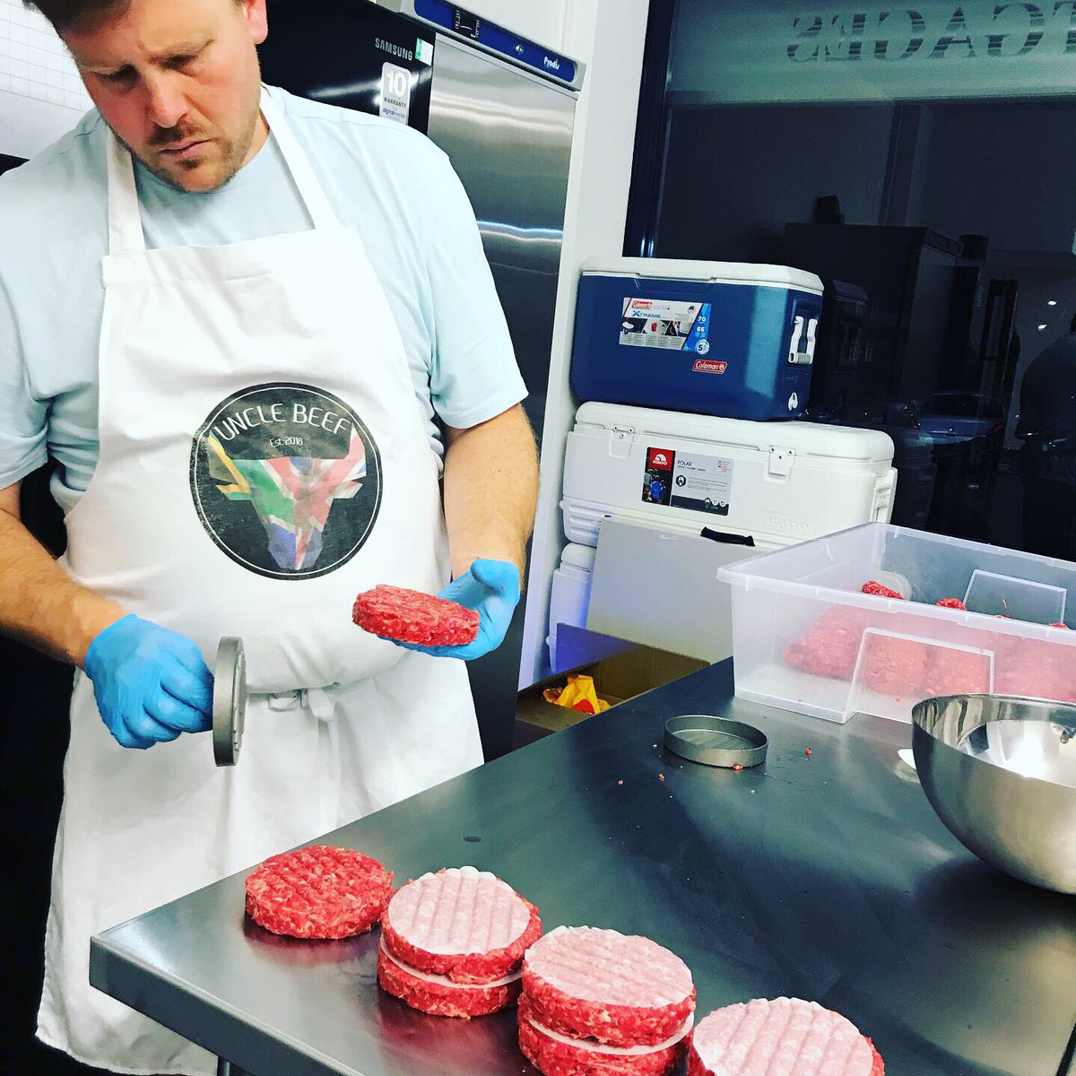 unclebeefltd's tweet photo. We made some signature burgers last night 👌🏼 https://t.co/Z8VgtR1cee