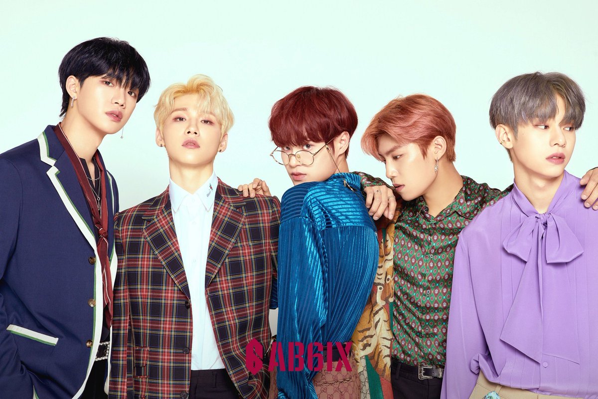 solis_cherylyn's tweet photo. Best-selling rookie groups on Gaon so far

#1. #X1 — 462,733
#2. #TOMORROW_X_TOGETHER— 191,954
#3. #AB6IX — 165,163
#4. #ITZY — 104,116 https://t.co/9eFvU5BiOO