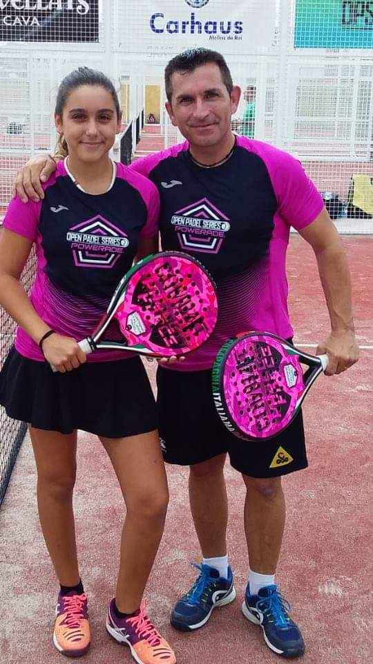 CompagniP's tweet image. Cuando el padel es Padre y hija!!!!!
Fantasticos !!!
Judith y David
Orgulloso que lleven nueatras palas!!!!
Compagniaitalianapadel.com