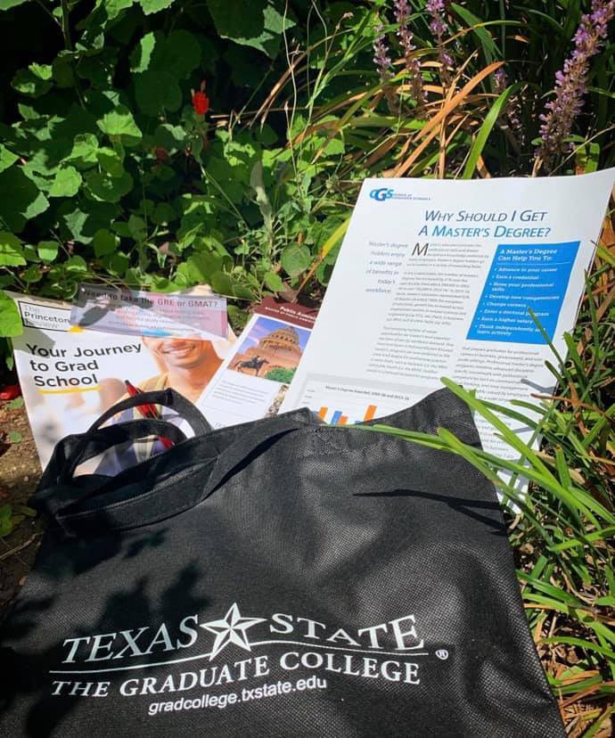 MaishaFarzana9's tweet photo. 4 years ago around this time I was prepping to get into a Bachelor’s Program. Now I'm working towards getting into a Master’s Program. Never knew I’d get this far. So grateful today. 😃 @TXSTGradCollege
#gradschool #application #GradinfoSession #dreambig #studyabroad 🇺🇸 https://t.co/J7YAkcdgfH