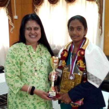 yesd53793986's tweet photo. Respected ACS Dr.G.Kaplana Madam honoured Smt Madhuri Jain a #Native of #Mandya who served as Indian chess coach at #Asian #Pacific #Youth #games #held @ #Russia resulted with one #Gold #medal
FOR MORE INFORMATION PLEASE CALL 1800-425-1448
#sports #government #karnataka #gethnaa https://t.co/vla2fvcG7f
