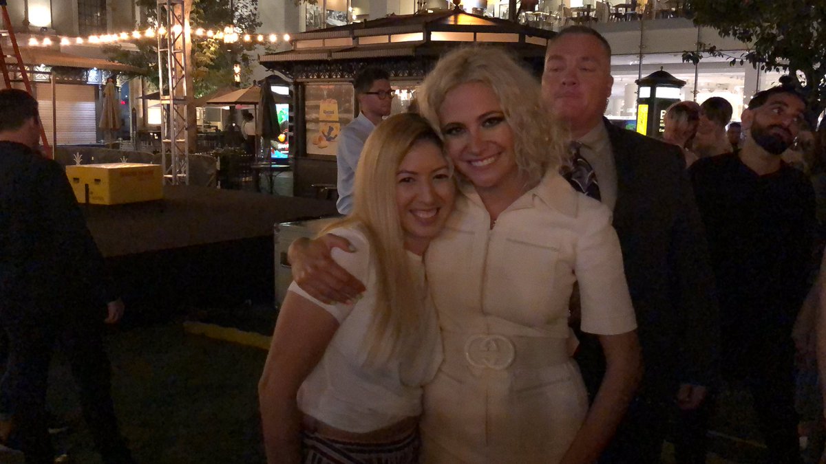 CowboyLikeMe322's tweet photo. I have officially met @PixieLott! I still remember the first time I heard her song “Cry Me Out” and looking up all of her music videos. She’s a beautiful &amp; very talented singer and dancer. Can’t wait for all the new music. I have to say Coco Chanel is definitely a new favorite💕 https://t.co/E7YRTwpPQV