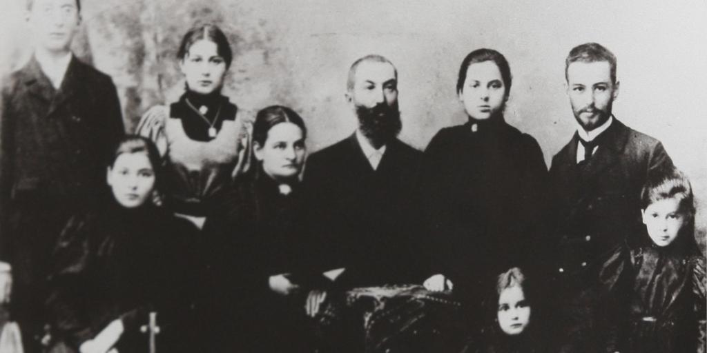 carmelitequotes's tweet photo. Quote of the day: 13 September 1936, St Edith Stein's touching letter on the vigil of her mother's death https://t.co/XTIrPOxgkt https://t.co/fXlGYo3o39