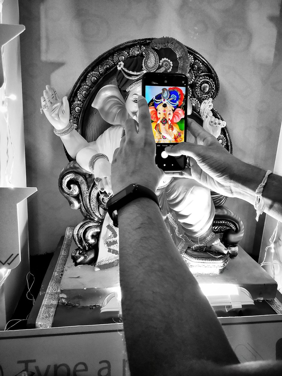 KheechoSe's tweet photo. Ganpati bappa morya 2019 🙏🙏
🔺🔺🔺🔺🔺🔺🔺🔺🔺🔺🔺🔺
#GanpatiBappaMorya #GanpatiVisarjan #GaneshChaturthi #GaneshChaturthi2019 #GaneshVisarjan2019 #blackandwhitephotography 
#portrait #portraitphotography #PicOfTheDay #bappaphotography #ganpaticelebration https://t.co/aARarEq1jc