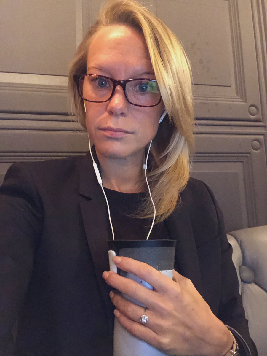 EricaLindh's tweet photo. På Bromma från 06.30. Tre skypemöten om kommunikation, 
app-projekt &amp; avtalsrörelse. 

Vid lunch är det dags för en helg med bara Johan, i Varberg! #äntligen https://t.co/bPXJVhmXMS