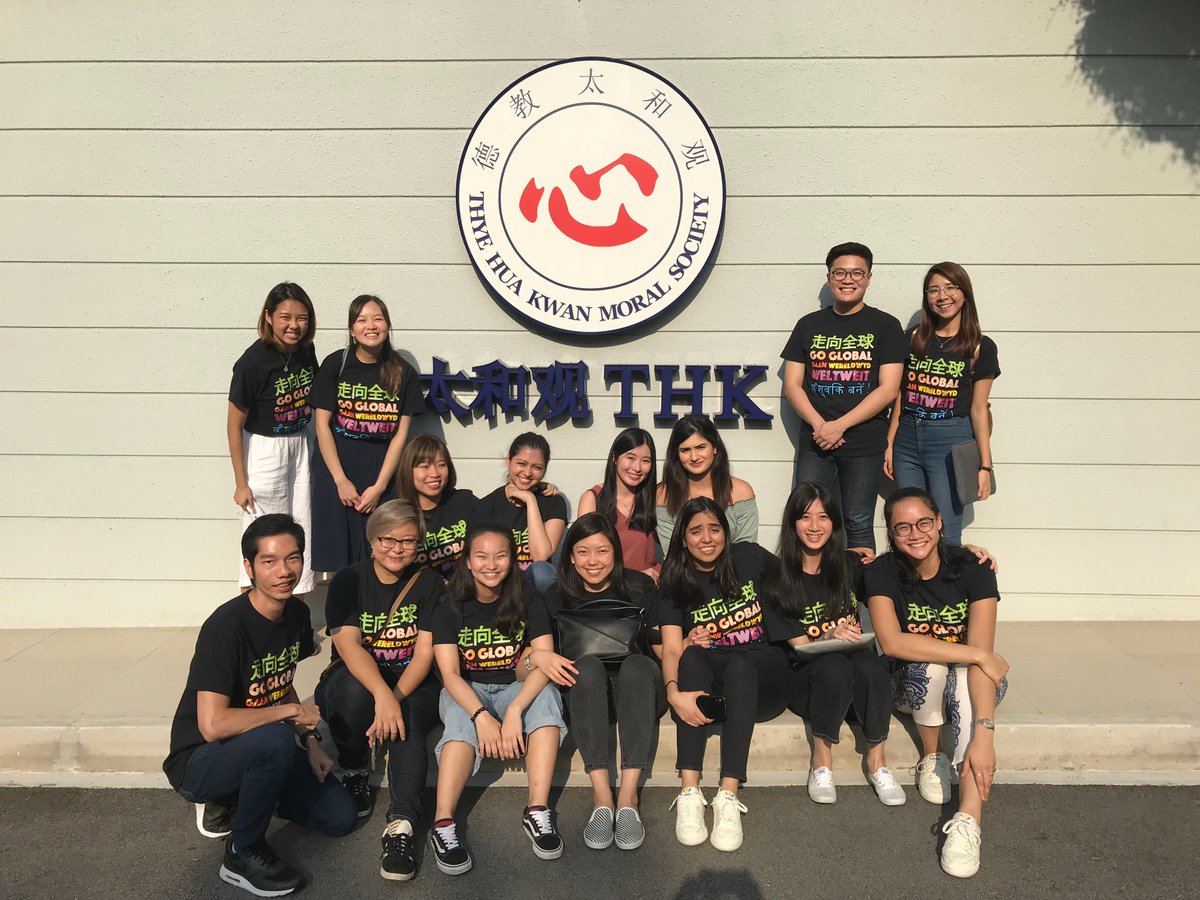 WEcomms's tweet photo. As #MidAutumnFestival is celebrated across Asia, #WESG made a special delivery to the residents of the Thye Hua Kwan Nursing Home. Instead of giving mooncakes to clients, the team gifted the treat on their behalf to those in the community. #WECitizenship #InsideWE #WEAreWE https://t.co/8INRyn22X9