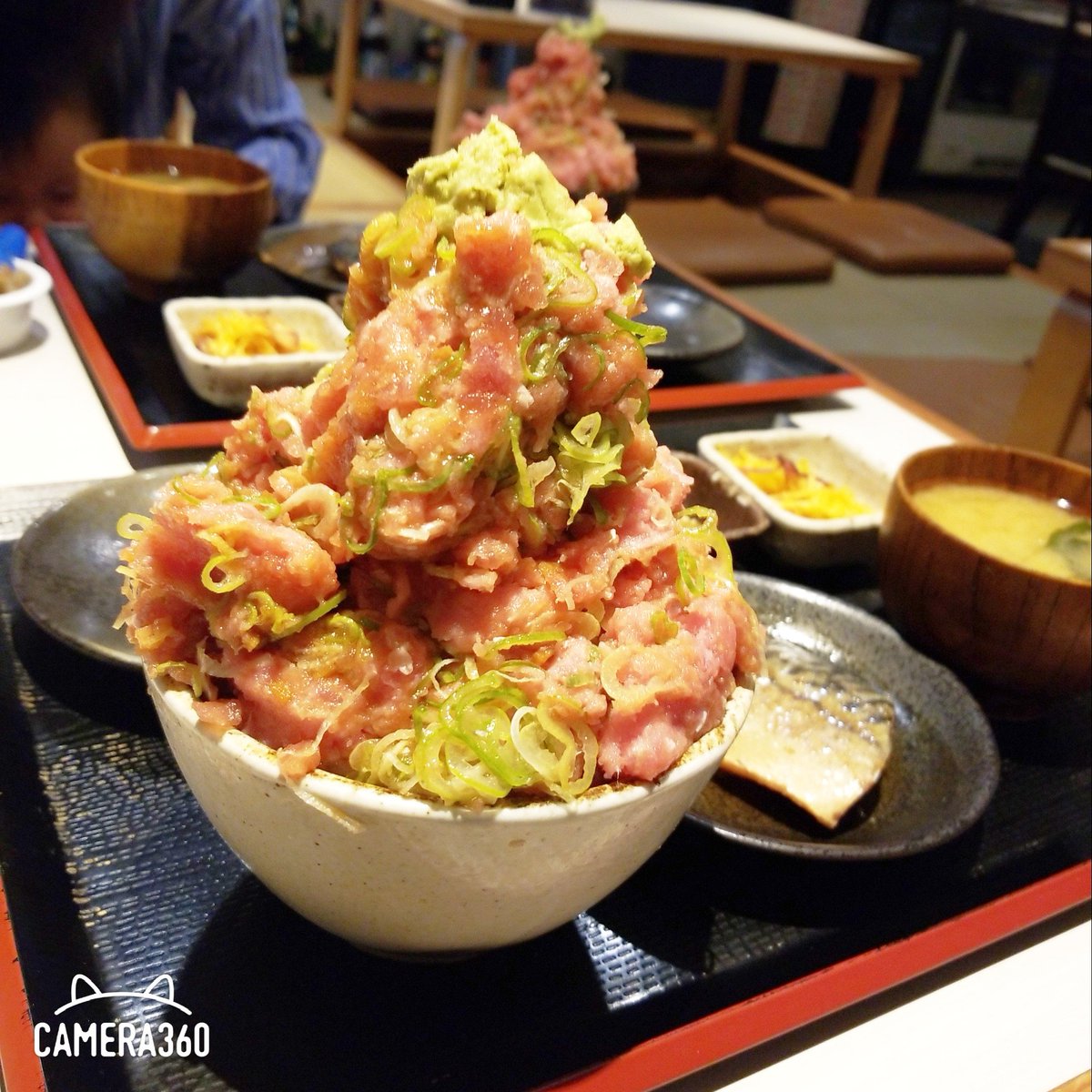 なおきちクリスペ Twitter પર バンバン番長でネギトロ丼 これがでか盛りじゃ 横浜 関内 ランチ デカ盛り