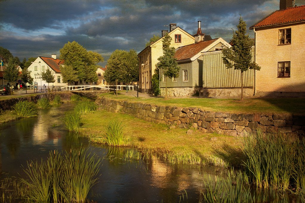 Addendum: Many have expressed disbelief about the feasibility of off grid living in cities even though it was the norm for millennia. Let's look at waste disposal, where we have good information from Swedish medieval towns. Here is Söderköping, the largest in Sweden, funded 1202.