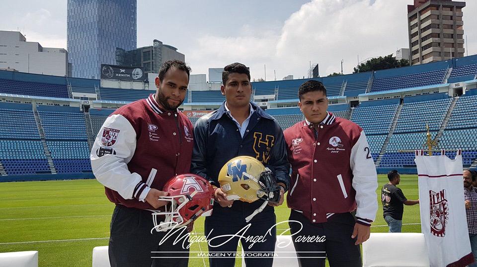 ComunidadPumasU's tweet photo. ¡¡ 🏈Presentación del juego @AguilasIPN vs @PumasCU_fba🏈‼️
🏟️ #ALlenarCdDeLosDeportes
#Clásico #POLIvsUNAM #ÁguilasBlancasVSPumasCU🏈
💙✨#LM2K19 #PumasLaVida #GoyaUniversidad #Football #OrgulloAzulYOro
#QueRetumbeElGoya #SiemprePumaJamásInpuma💙✨ https://t.co/q2LQfRSHbz