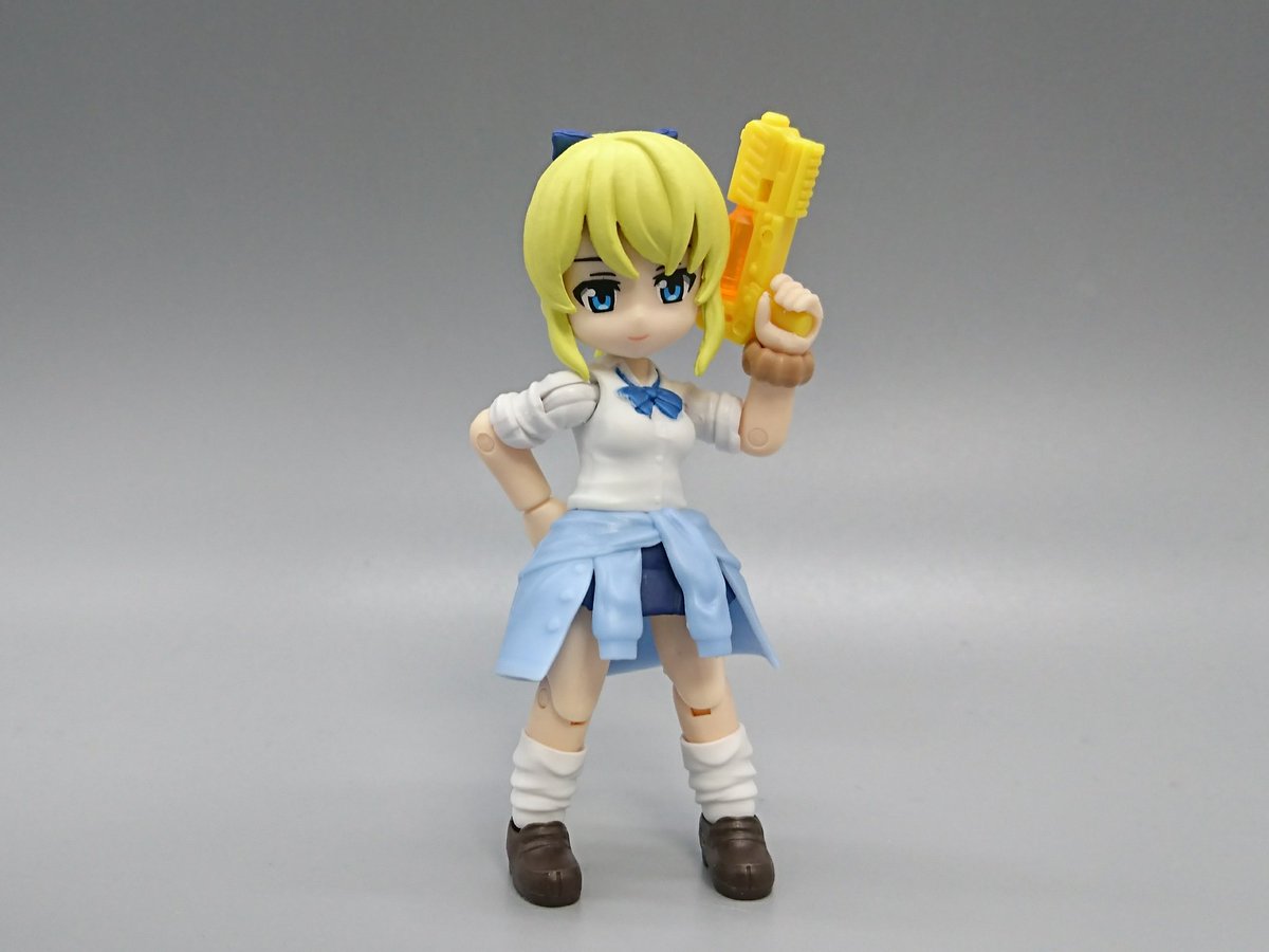 しもん アクアシューターズ 03 キービジュアルで左の子は鞄を手で持っていたので てきとーにデザインナイフで武器 持ち手を切り抜き 鞄を保持できるように このまま武器も保持出来るし 毎回半分くらいは加工しちゃっても良いかもですね しもん アクアシューターズ 03 キービジュアルで左の子は鞄を手で持っていたので てきとーにデザインナイフで武器 持ち手を切り抜き 鞄を保持できるように このまま武器も保持出来るし 毎回半分くらいは加工しちゃっても良いかもですね