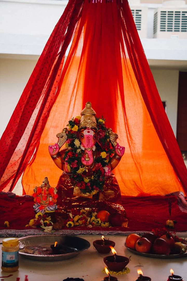 Ganpati Decoration With Dupatta