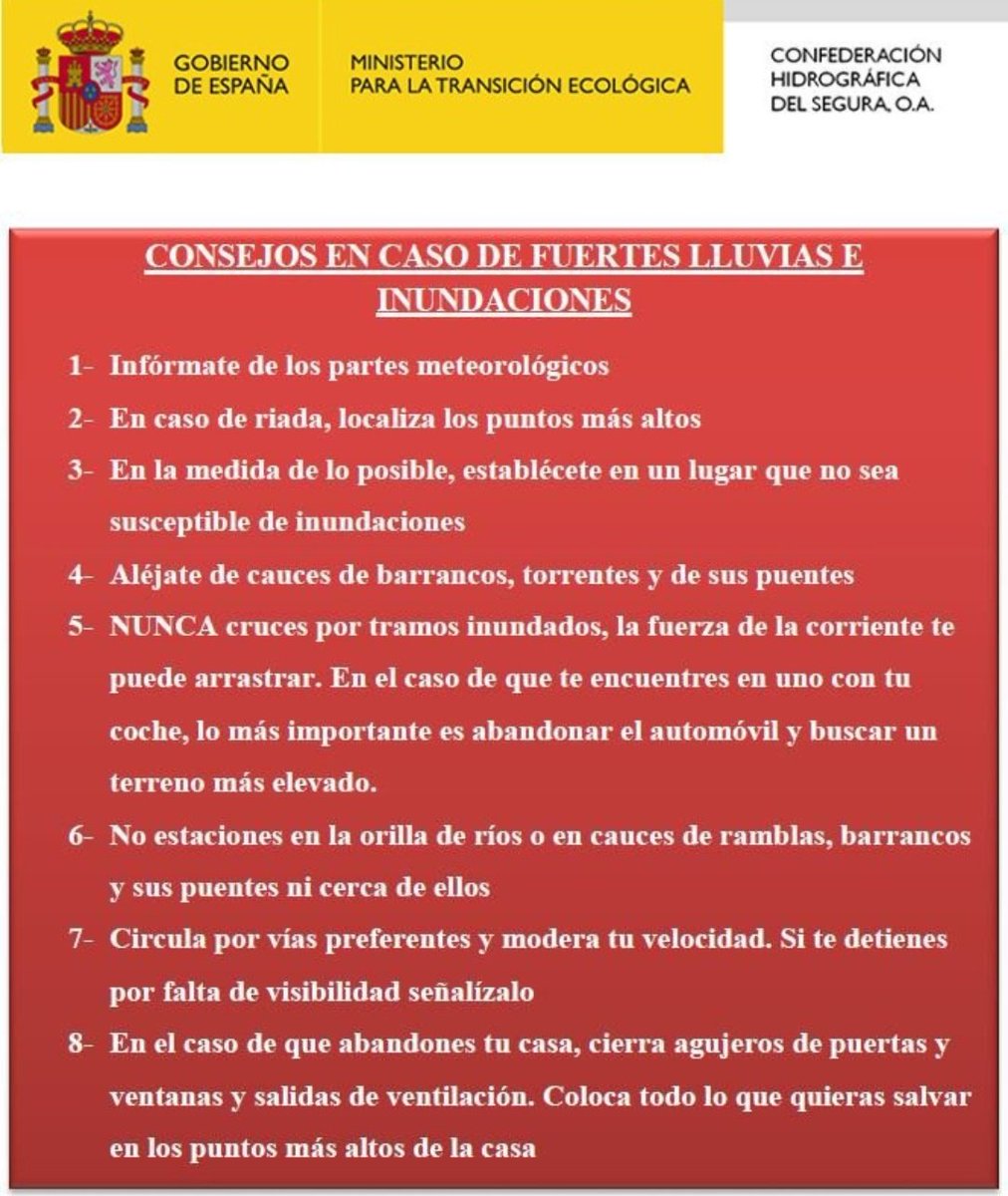 chsriosegura's tweet photo. ACTUALIZACIÓN: A pesar del importante caudal, el río Segura no va a desbordarse en Murcia. Equipos de la CHS trabajan en quitar la bardomera que se ha formado en La Fica. En Orihuela el río acaba de desbordar. Seguiremos informando. Por favor, extremad las precauciones. https://t.co/iqXe73JqoH