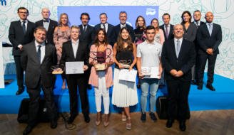 El reconocimiento de <a href="/Acuorum/">Fundación  Acuorum</a> es para nuestro alumnado y para quienes trabajan y colaboran en la gran alianza que es @radioecca . Gracias y enhorabuena. #SabesQuePuedes #ConfiarECCA