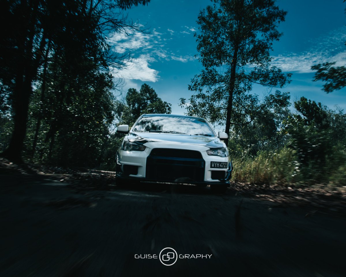 guisegraphy's tweet photo. I hereby dub thee White Iverson.

@MitsubishiUK @CAR_LiFESTYLE
@CarThrottle 

#evo #lancer #evolutionx #photography #automotive #cars #jdm https://t.co/Av3hdUymf9