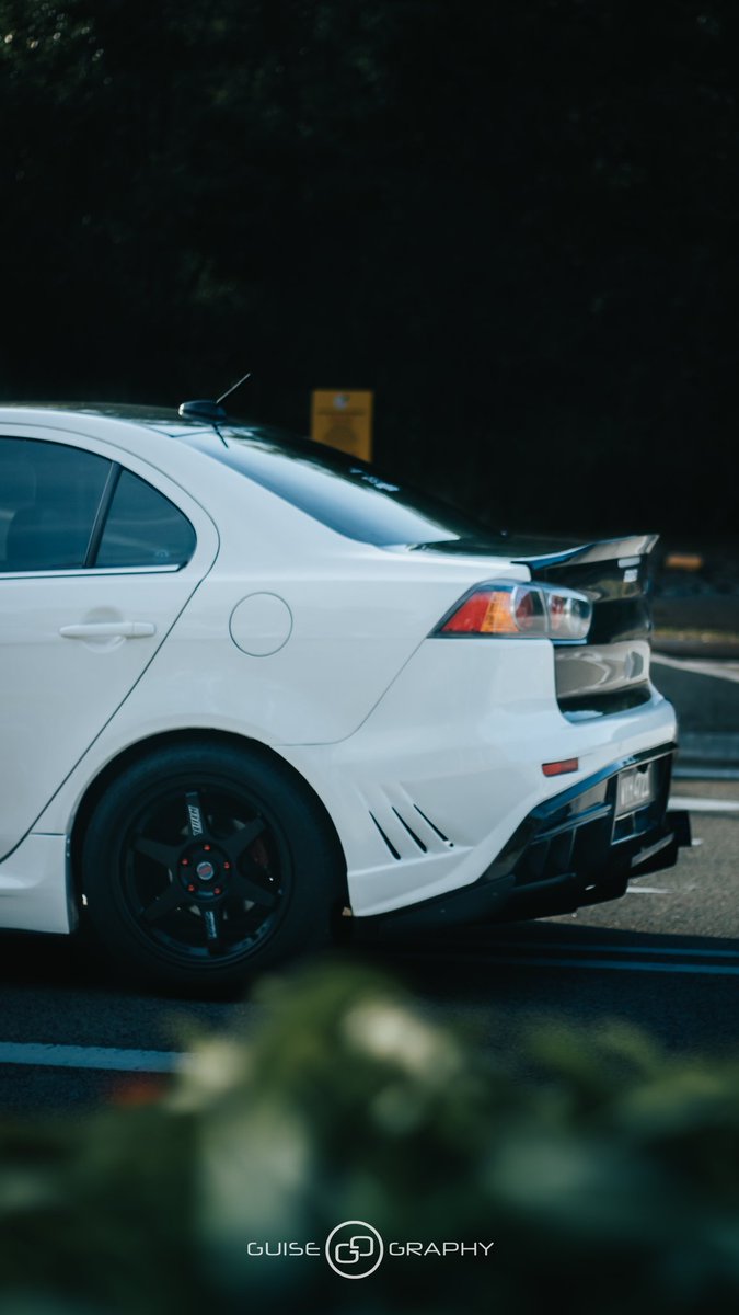 guisegraphy's tweet photo. I hereby dub thee White Iverson.

@MitsubishiUK @CAR_LiFESTYLE
@CarThrottle 

#evo #lancer #evolutionx #photography #automotive #cars #jdm https://t.co/Av3hdUymf9