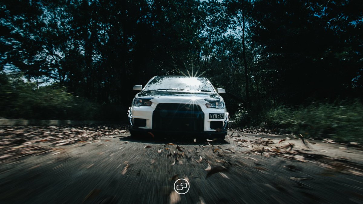 guisegraphy's tweet photo. I hereby dub thee White Iverson.

@MitsubishiUK @CAR_LiFESTYLE
@CarThrottle 

#evo #lancer #evolutionx #photography #automotive #cars #jdm https://t.co/Av3hdUymf9