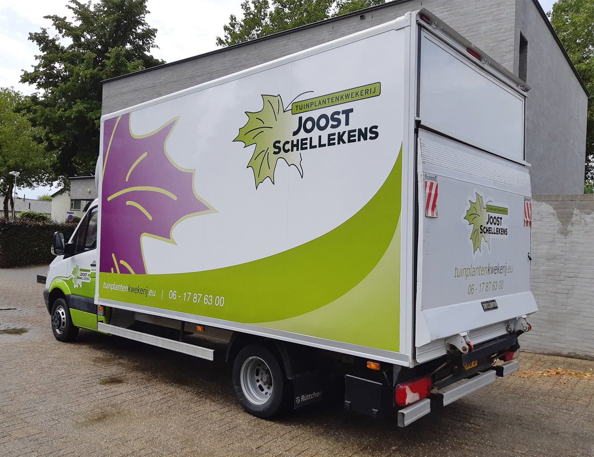 Quaform's tweet photo. Recent hebben we de Mercedes Sprinter bakwagen van Joost Schellekens Tuinplantenkwekerij uit Helvoirt voorzien van belettering.

#busbelettering #autobelettering #belettering #mercedes #sprinter #mercedessprinter #bakwagen https://t.co/bef82Rp2Ls