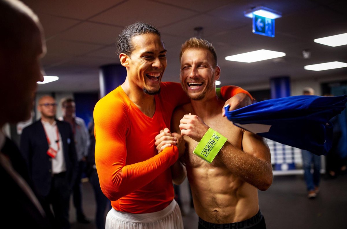 voshans's tweet photo. Respect - met een lach...
(Foto Joosep Martinson)
#Virgil #Klavan #ESTNED https://t.co/AptncV4Ea5
