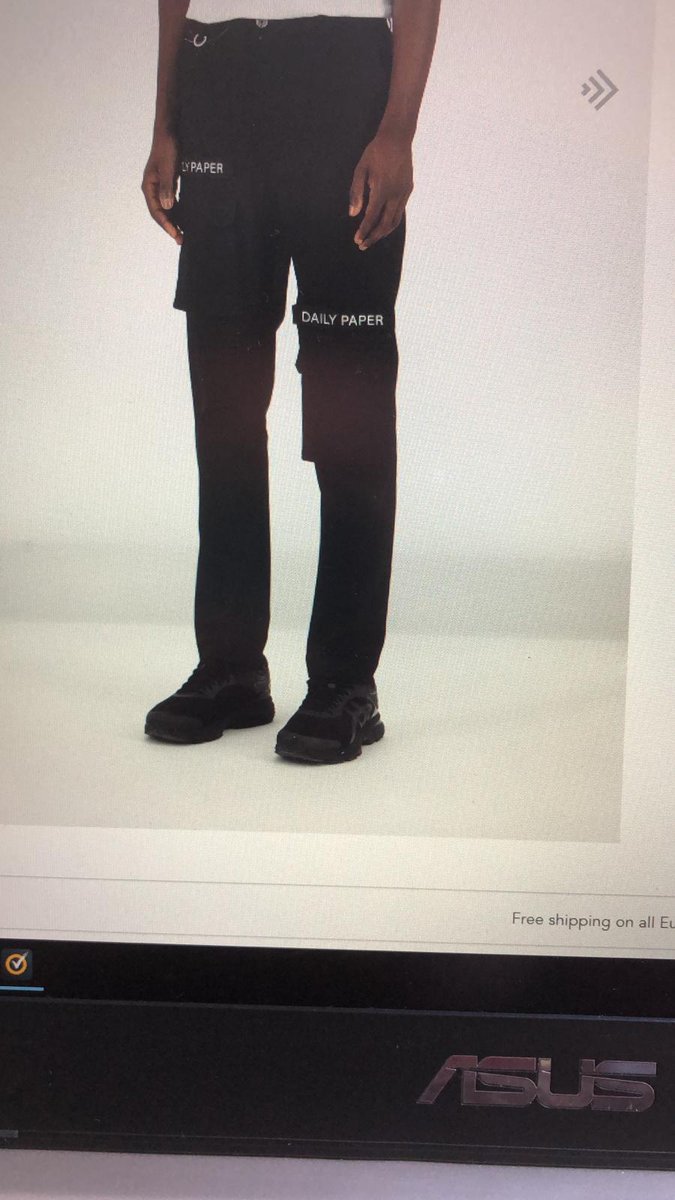 Merdiaaa's tweet image. Daily paper maakt ook werkbroeken tegenwoordig