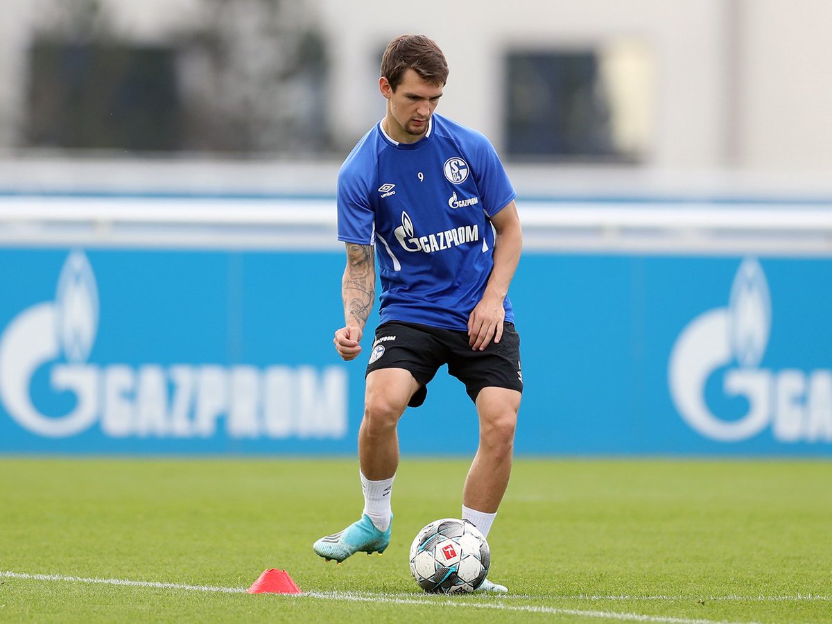 Fc Schalke 04 Wagner Wmckennie Has Had A Bad Stomach Bug This Week And Hasn T Trained But Will Be Back Today S04 Scps04 T Co W5m8jy2lq6