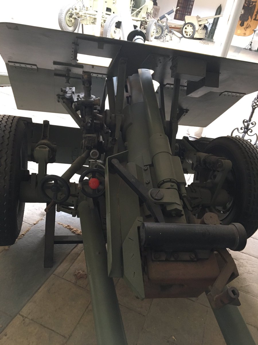PhilLoder's tweet photo. #FridayFirepower: some #artillery from my visit to the โMuseo Historico Militar de #Valenciaโ last week. A Spanish-made anti-tank gun from the 1950s, & a #WW2 German PAK 40 from North Africa. https://t.co/wBf3Vzaw3O