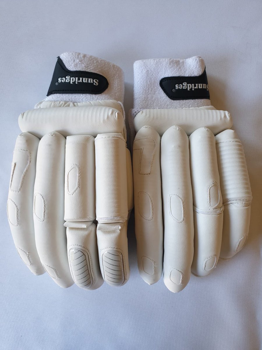 ton cricket gloves