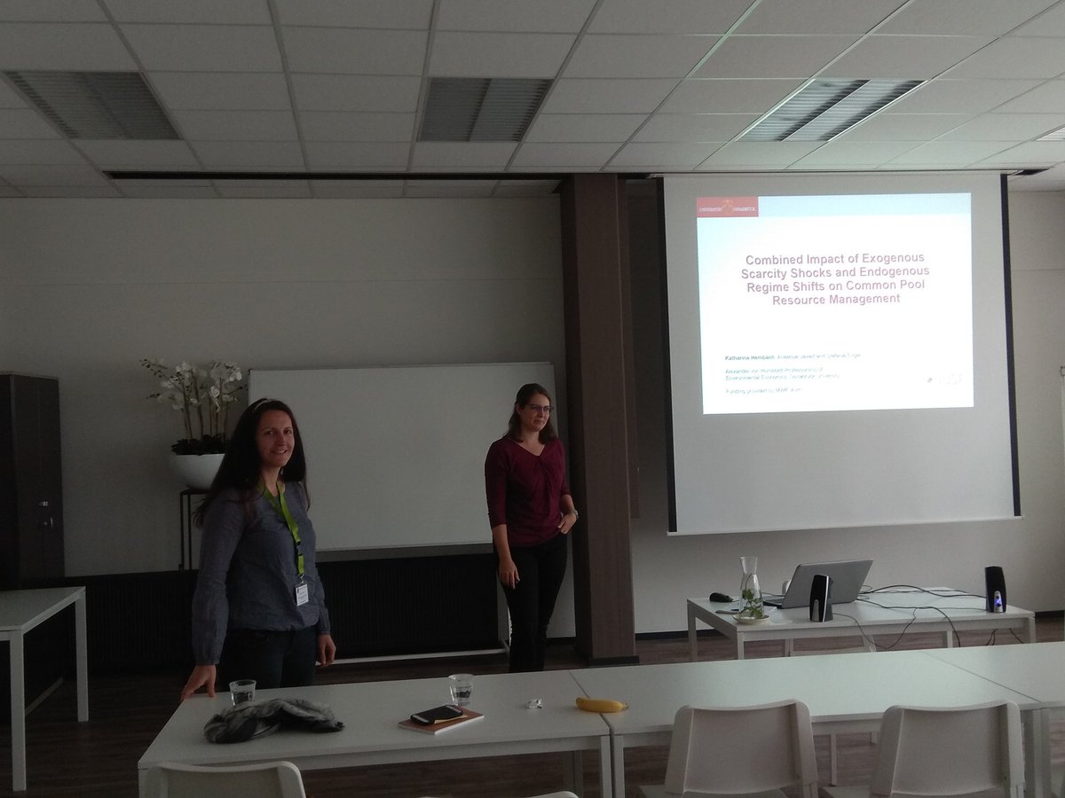 @esther_schuch from <a href="/MARmaEDnetwork/">MARmaED</a> launch the regime shift session at #BioEcon19. 1st talk from K. Hembach presenting an experiment to investigate cooperation under risk of regime shift.