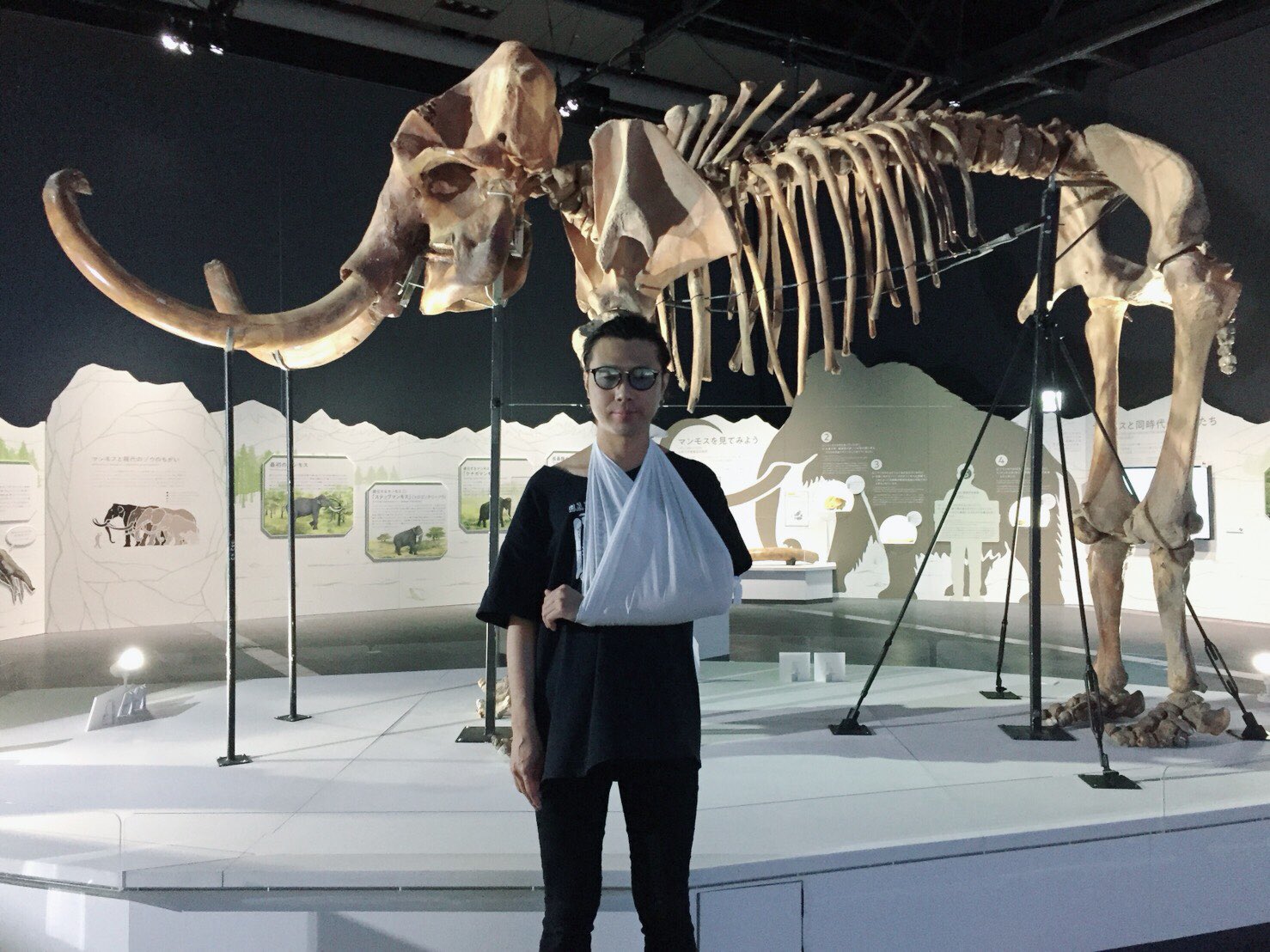 マンモス骨の化石　筆入れ或は置き物 マンモス骨の化石 筆入れ或は置き物