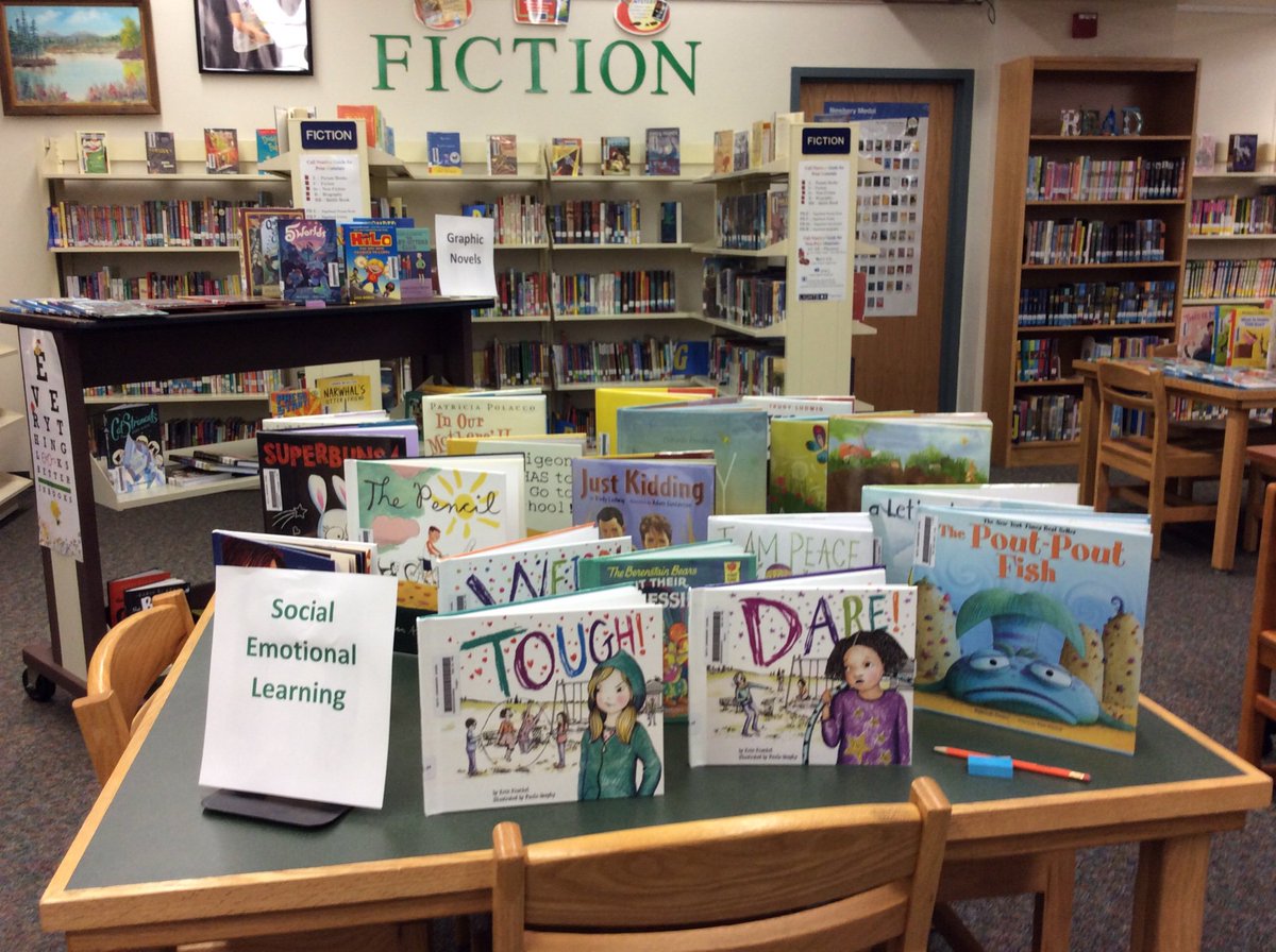 SS_LMC's tweet photo. New year, new books! #lderrypop https://t.co/GBDtjMeC3J