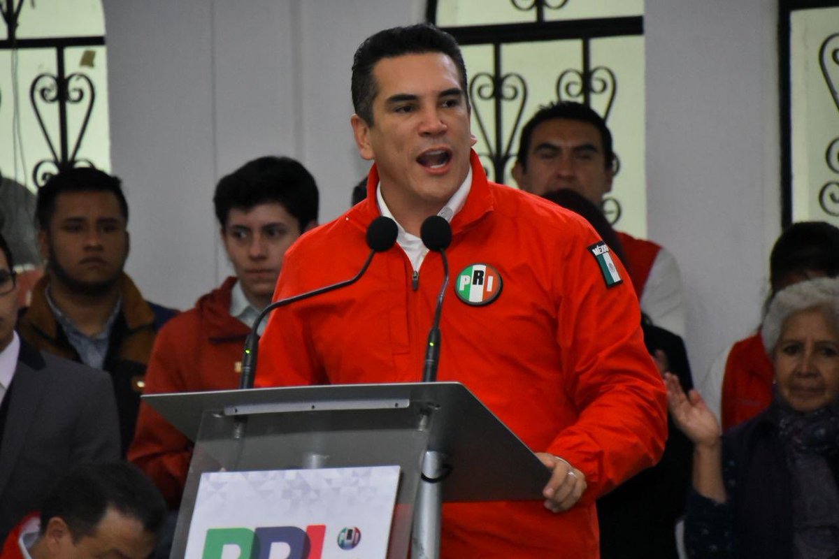 PRI_Nacional's tweet photo. Ningún Programa Federal tiene color ni partido; es obligación del gobierno cumplirle a todos los ciudadanos: @alitomorenoc. 
https://t.co/ZrFIBFpEuT https://t.co/3Iu8XvaELz