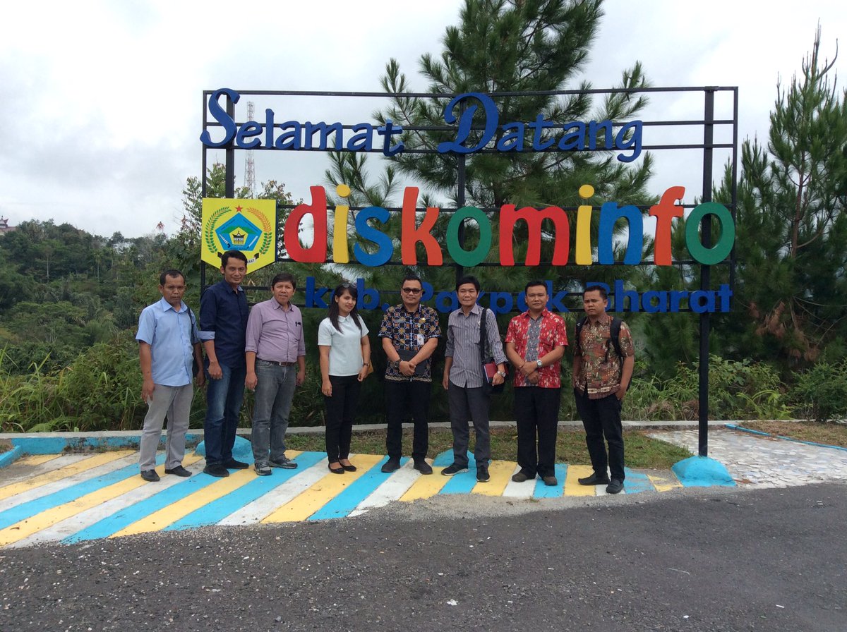 diskominfo_pb's tweet photo. KUNJUNGAN — Plt. Ka. Dinas Kominfo, @artinambunan  menerima kunjungan Pemkab Samosir dalam rangka Study Tiru evaluasi SPBE di Ruang Rapat Diskominfo, Kompleks Perkantoran Panorama Indah Sindeka, Salak, Jumat (13/9). https://t.co/OcORAOj6dd