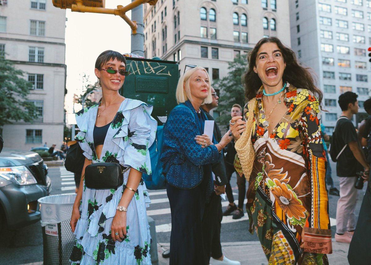 Phil Oh’s Best #StreetStyle Photos From #NewYorkFashionWeek Spring 2020 buff.ly/2URnbi7 via <a href="/voguemagazine/">Vogue Magazine</a>