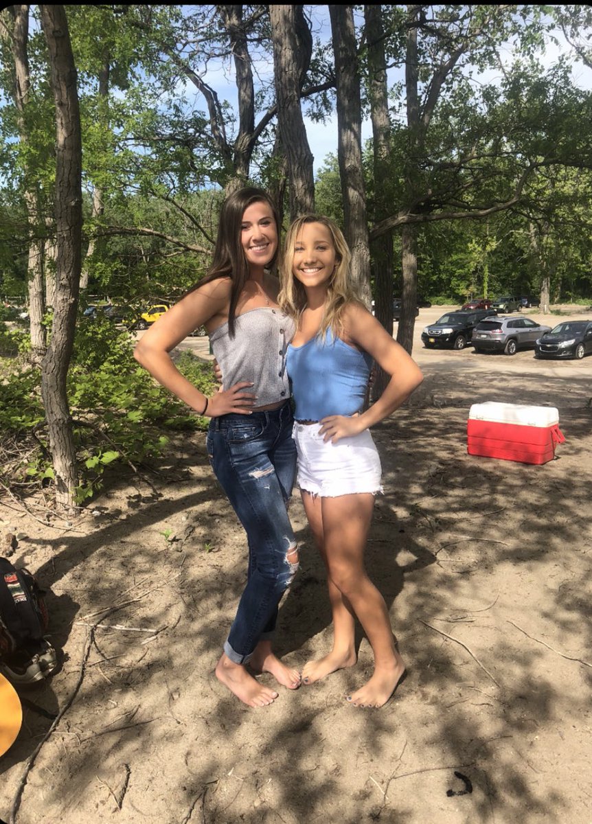 taylor_kubaney's tweet photo. Happy 18th birthday Marissa!! Ily Have the best day you deserve it!! ❤️ @marissamomeyer https://t.co/oBBDJcV3gH