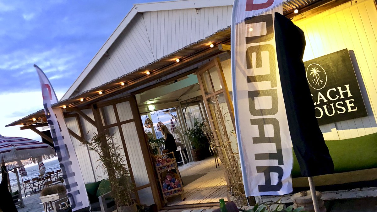 Netdata bestond gisteren 20 jaar en dat hebben we gevierd met al onze vrienden en relaties in Zandvoort. Wat was het een geweldig feest! Bedankt aan iedereen die dit jubileum met ons mee gevierd heeft, inclusief onze collega’s van de <a href="/SolimasGroep/">Solimas</a> bij <a href="/dotXSbv/">dotXS</a> en <a href="/atvalley_bv/">@Valley</a> !